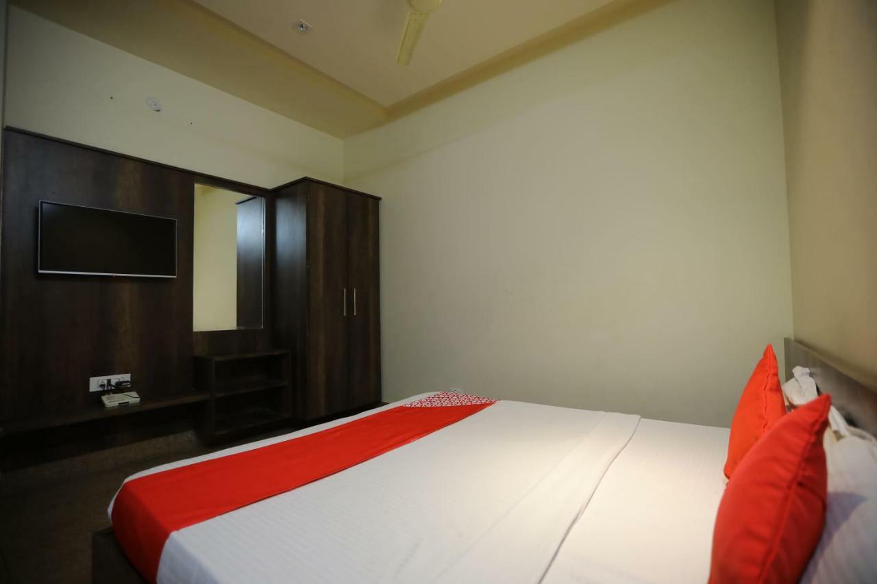 Oyo 40791 Hotel Hot N Fast Suratgarh Exterior photo