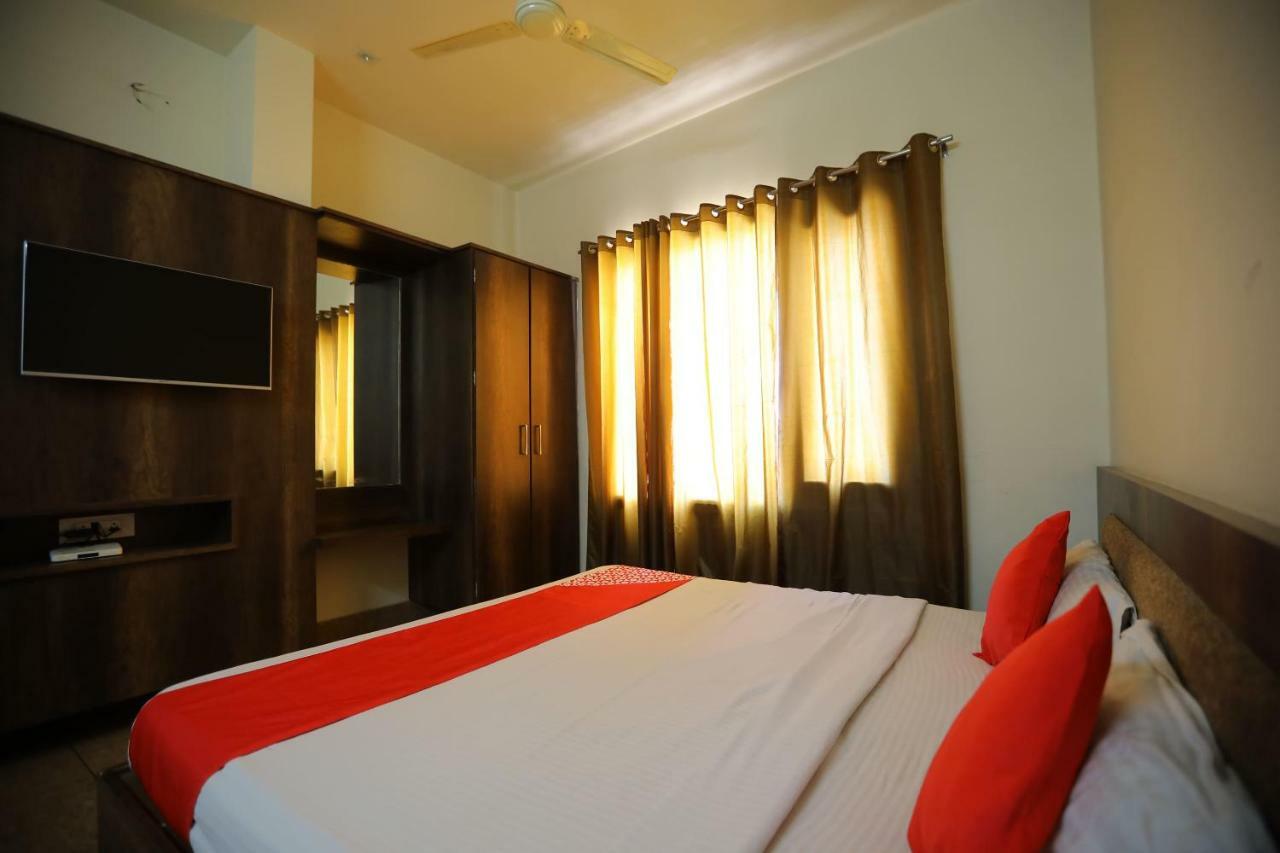 Oyo 40791 Hotel Hot N Fast Suratgarh Exterior photo